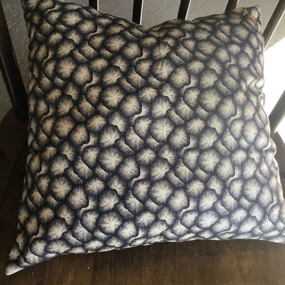 CLOSEOUT SALE $10 NWT Hand Crafted Quilted Accent Pillow - Picture 5 of 5